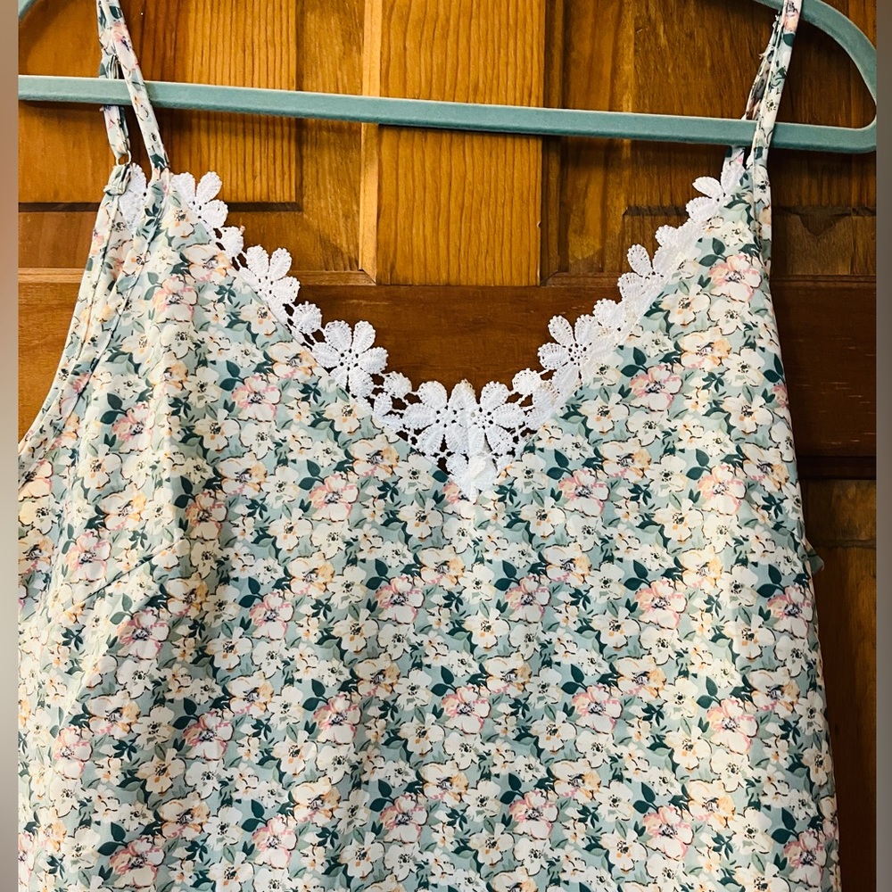 Shein floral top, NWT